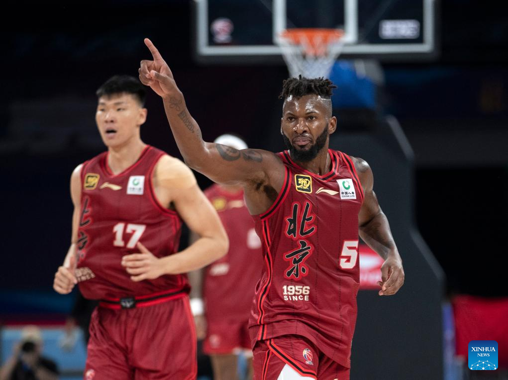 岁的年轻中 岁的年轻中